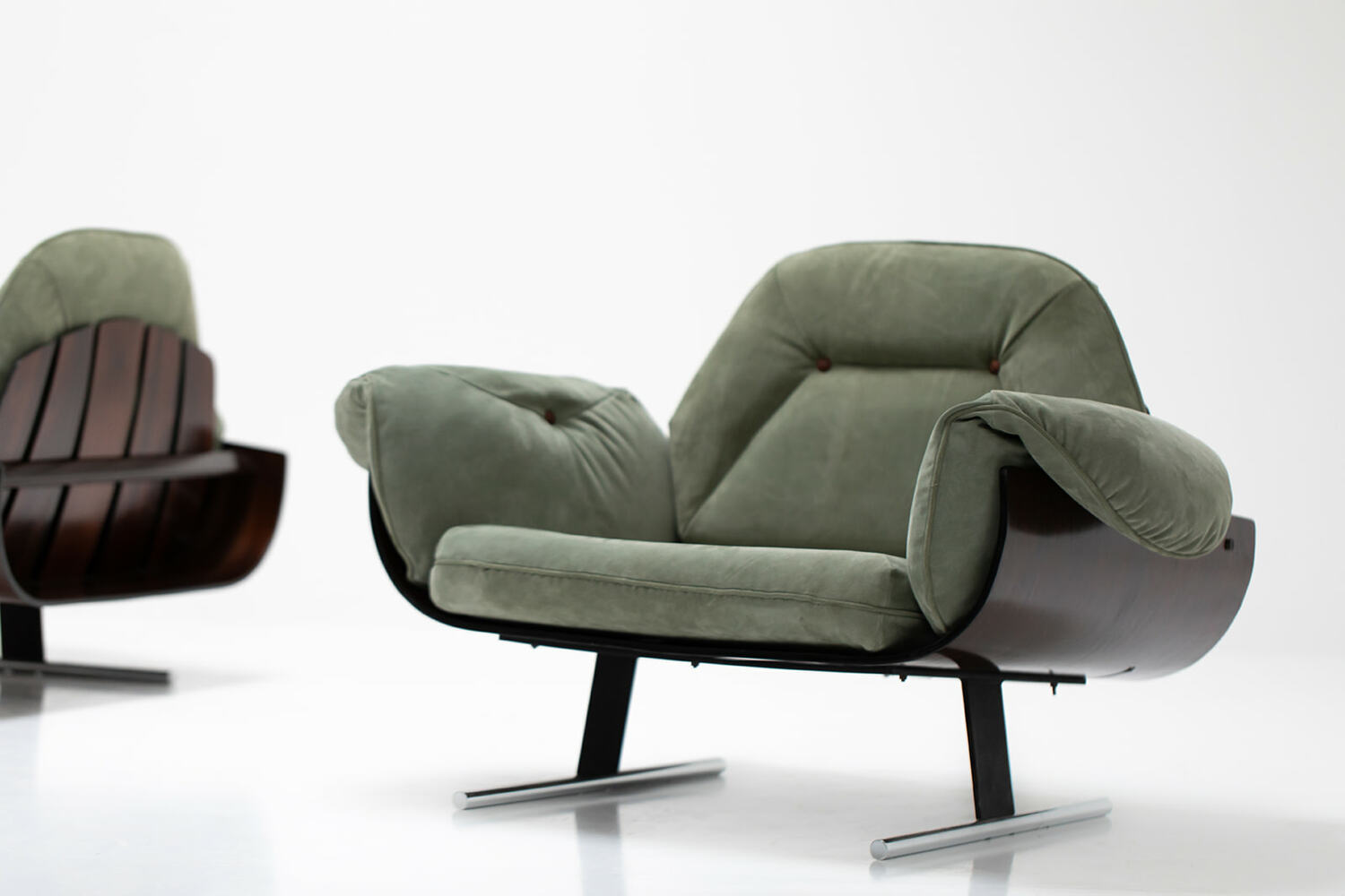 Jorge Zalszupin 'Presidencial' lounge chairs
